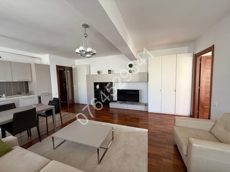 Pajura, Monte Carlo Palace, Baiculesti, 1 km Casa Presei Libere, parcare.