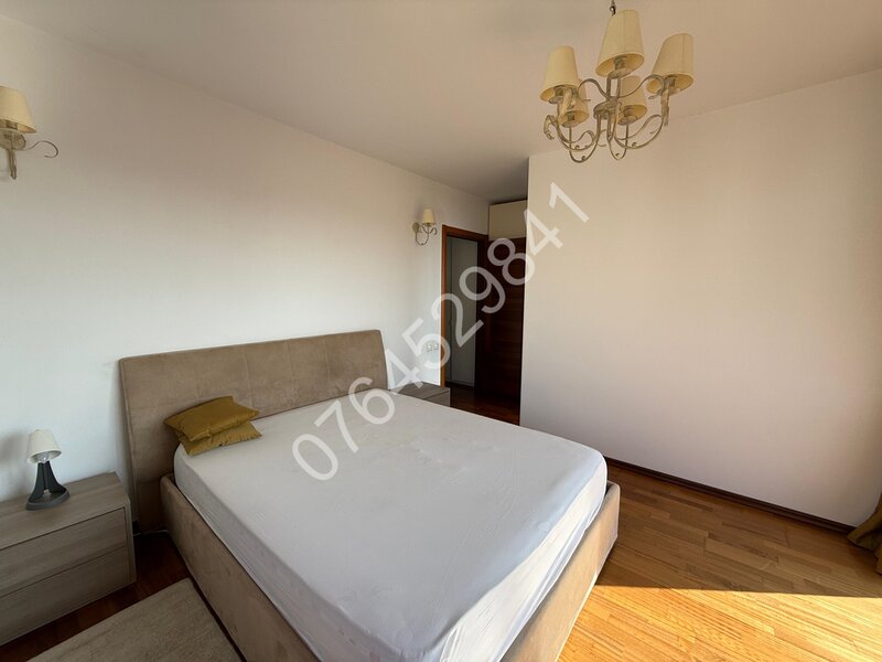 Pajura, Monte Carlo Palace, Baiculesti, 1 km Casa Presei Libere, parcare.